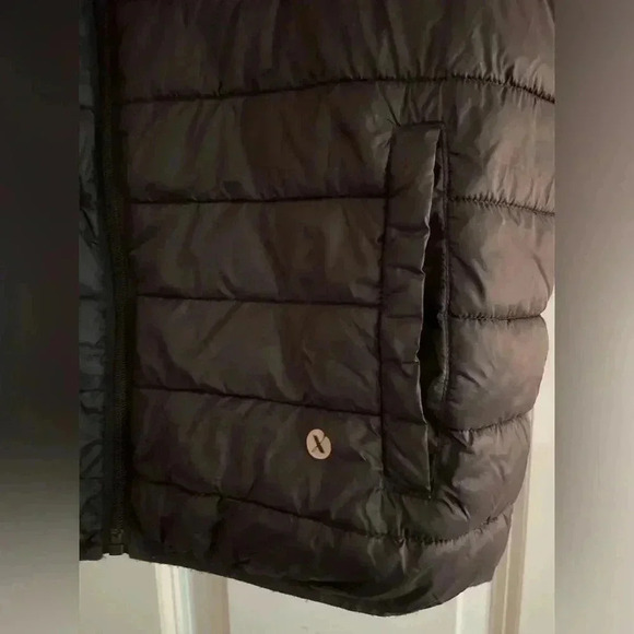Xersion’s Men’s Small Puffer Vest - Picture 4 of 5